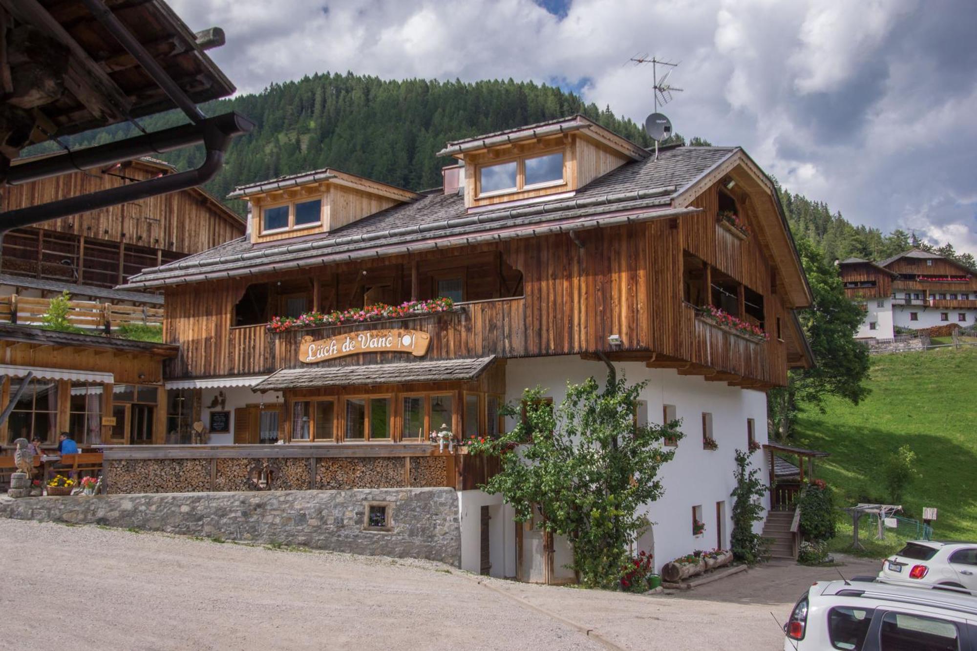 Agriturismo Luech De Vanc San Martino in Badia Exteriör bild