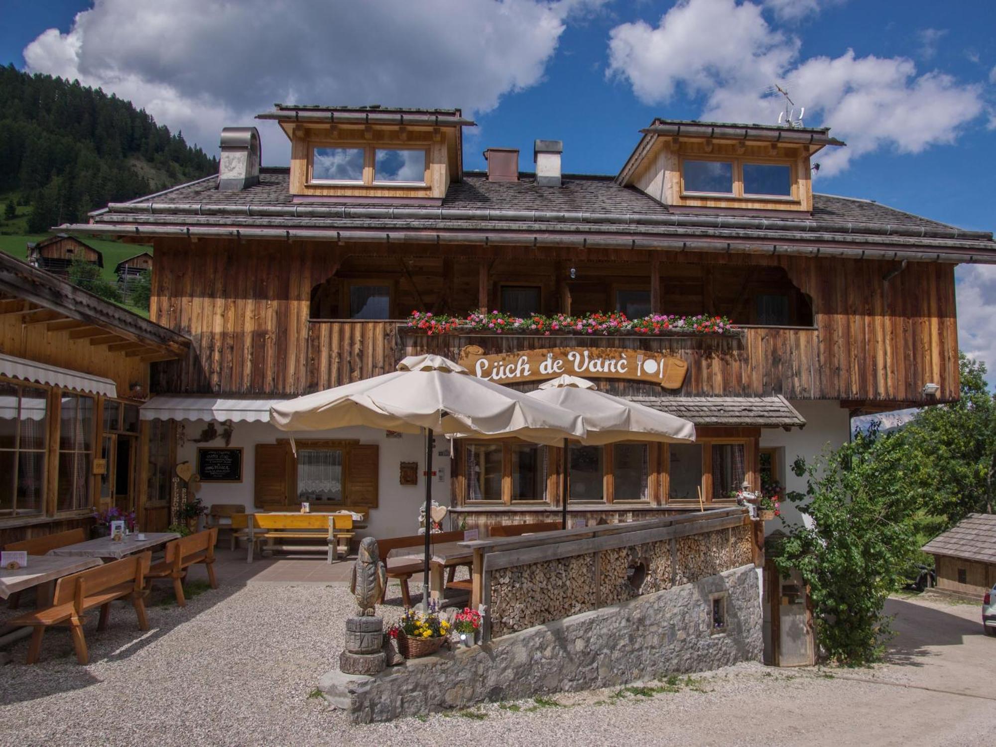 Agriturismo Luech De Vanc San Martino in Badia Exteriör bild