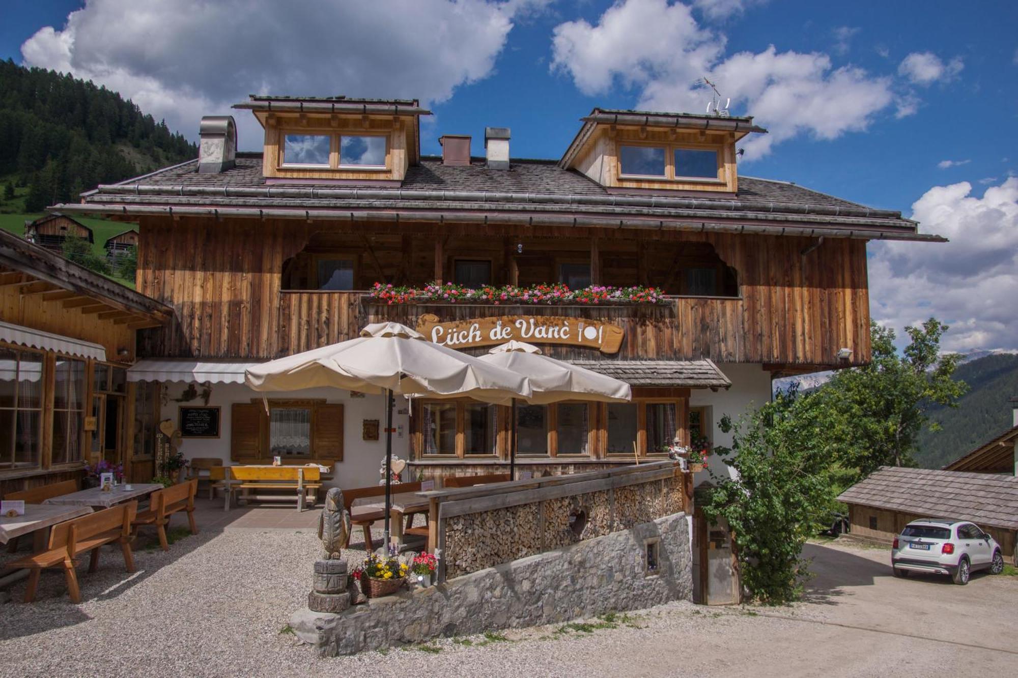 Agriturismo Luech De Vanc San Martino in Badia Exteriör bild