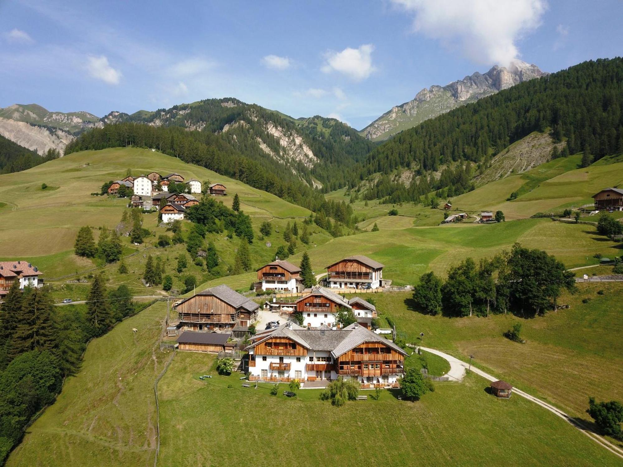 Agriturismo Luech De Vanc San Martino in Badia Exteriör bild